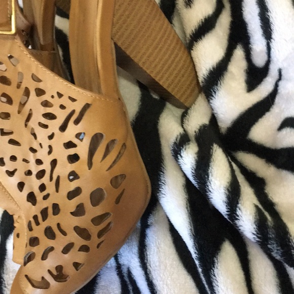 High heels - Picture 3 of 3